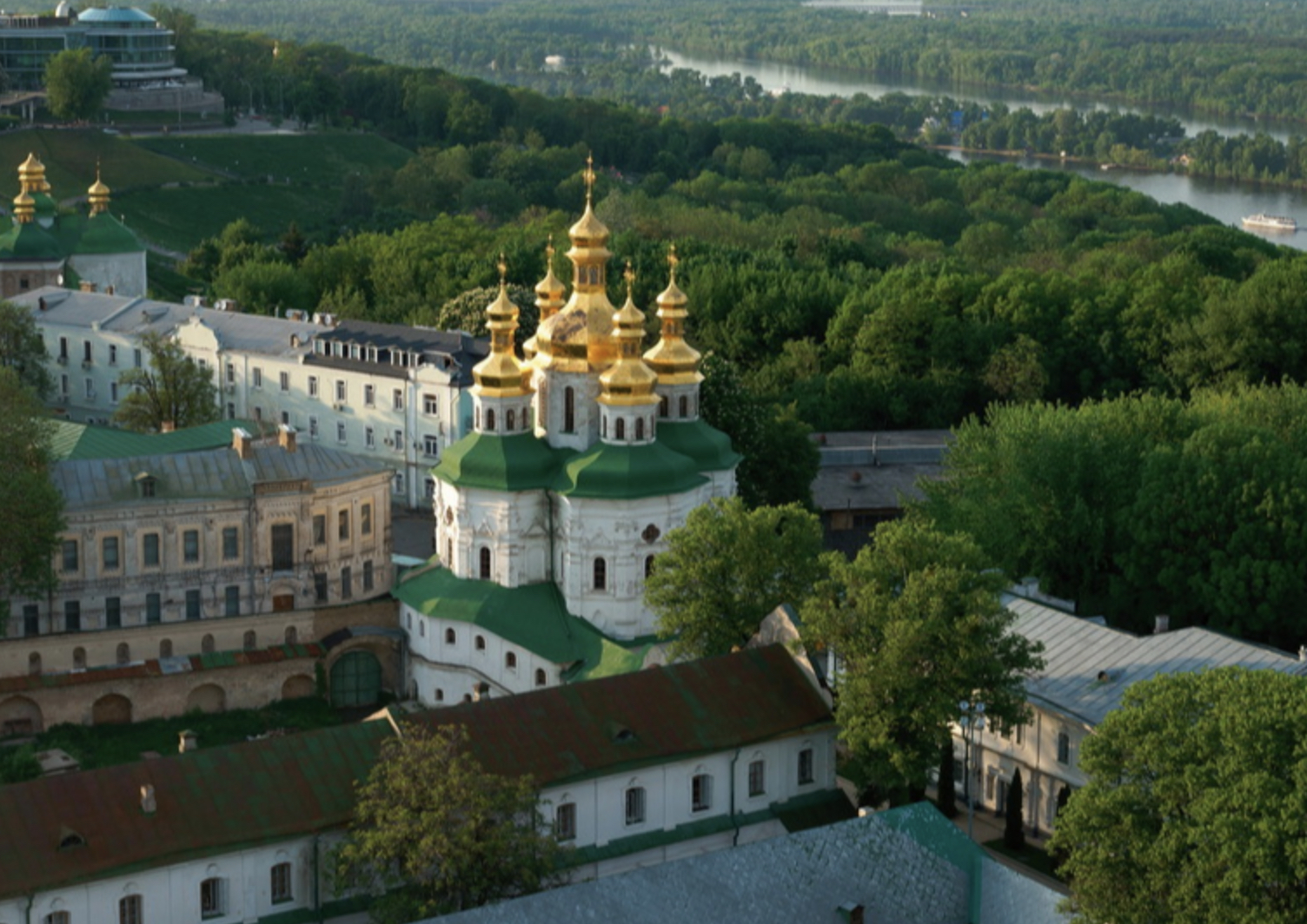 Ukraina võimude konflikt kloostrivennaskonnaga